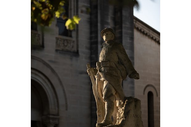 Monuments aux morts à Cabannes